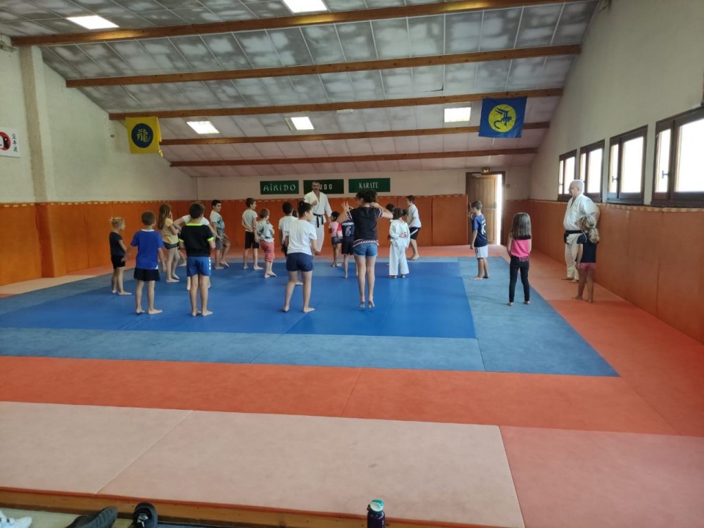 Image de l'actu 'Initiation pour les enfants des centres aérés de Prayssac et Puy-l'évêque'